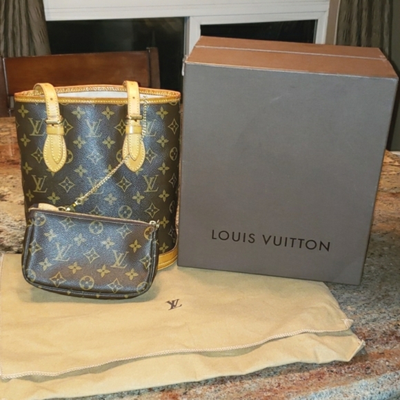Louis Vuitton Handbags - LUIS vuitton mini petite bucket bag with key pouch coin purse